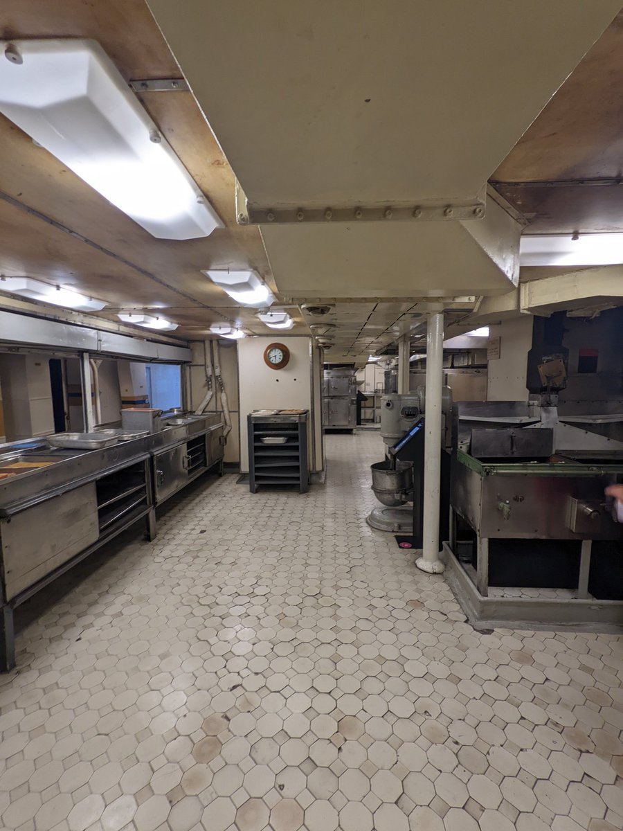 𝘽𝙖𝙧𝙣𝙚𝙮 𝙒𝙤𝙧𝙛𝙤𝙡𝙠-𝙎𝙢𝙞𝙩𝙝 🇺🇦 🦩 tweet media