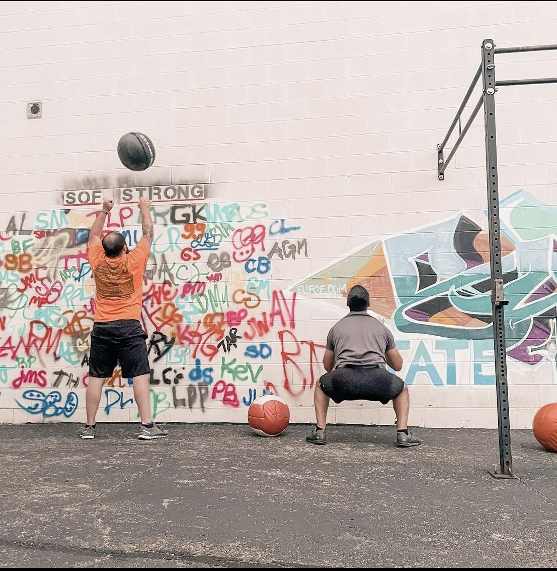 A one-on-one personal training session to get you started in the right direction. 

Small-group personal training. 

Gym access and locker rooms.

Amazing people. 

 $79 for 3-weeks. 

I spent more on dinner the other night at a mid-grade restaurant. 

mystateoffitness.com/21-day-trainin…