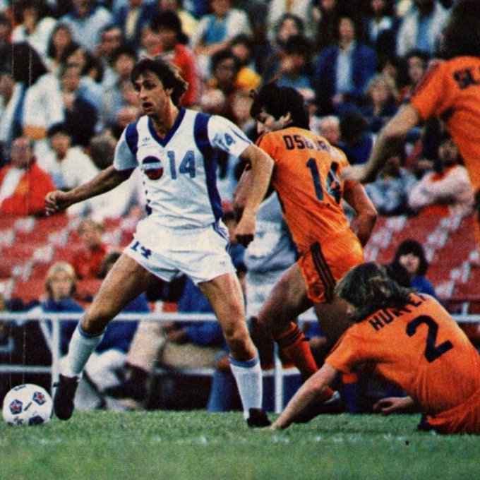  A single season in 1979 with Los Angeles Aztecs, during which Johan scored 14 goals in 27 matches
