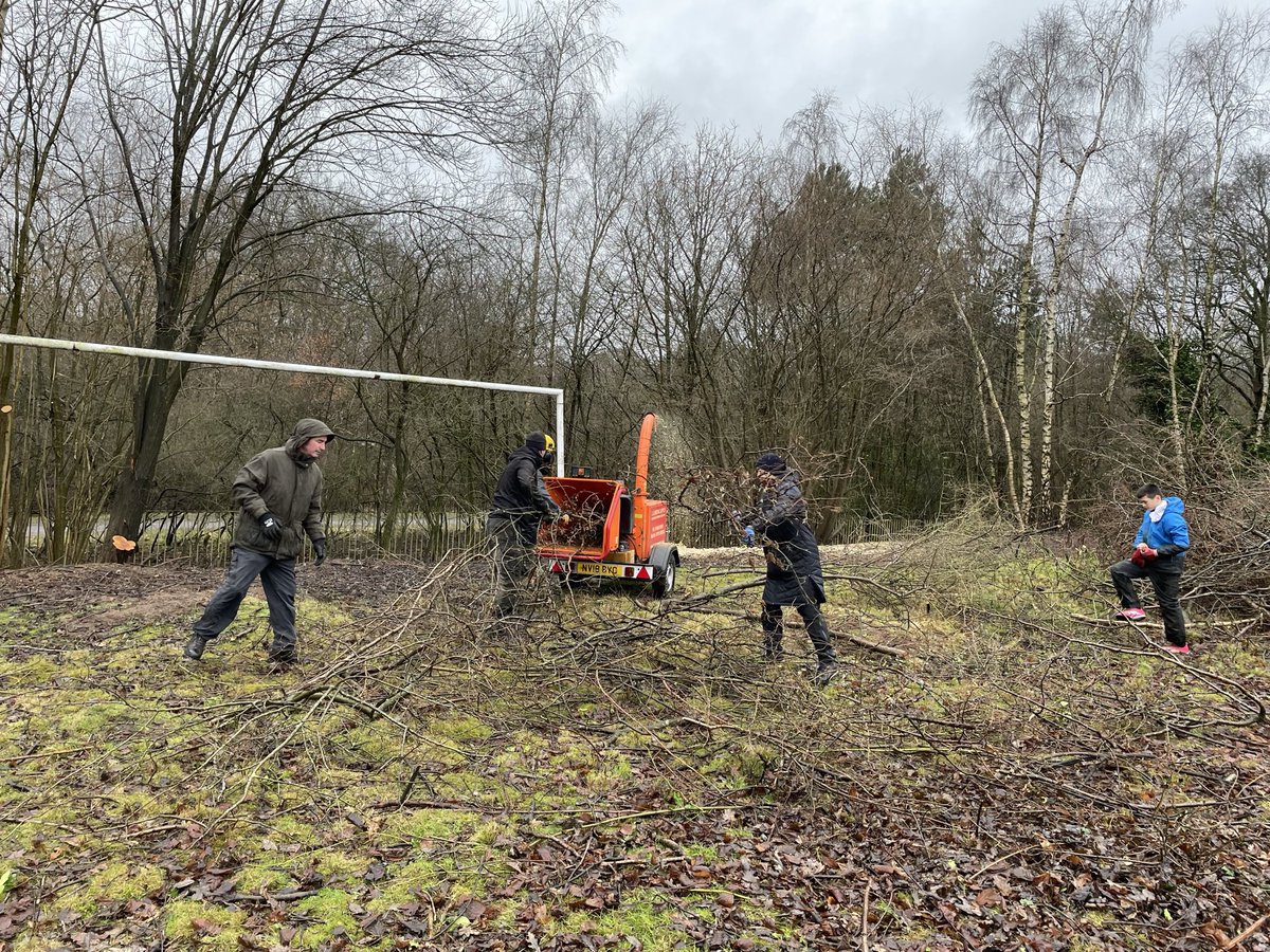 altrinchamtoday's tweet image. Amazing! 👏 👏👏

A huge well done to the @TimperleyFC volunteers who have spent 100s of hours bringing this overgrown area of the Devisdale back to life for their U9 and U13 girls’ teams. 

The club said it was “so so proud” of the families and helpers who have made it happen.