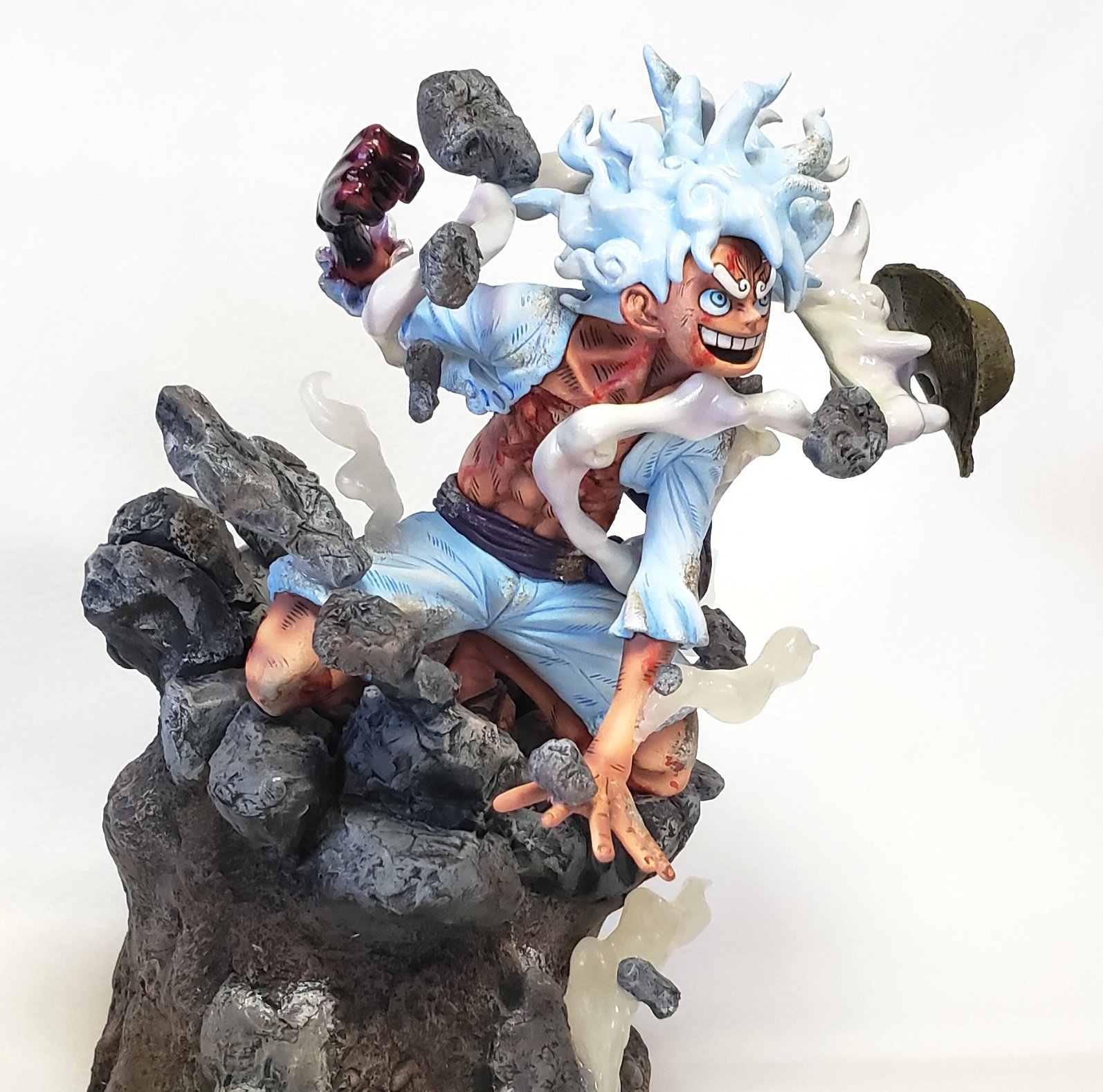ビキ ワンピース 粘土でギア5ルフィのフィギュアを作ってみました 躍動感を意識して造形 塗装しました 頑張ったので動画も見て下さい T Co Hwz00jw7zj ワンピース ワンピース103巻 ギア5 T Co Zcxynxnuzo