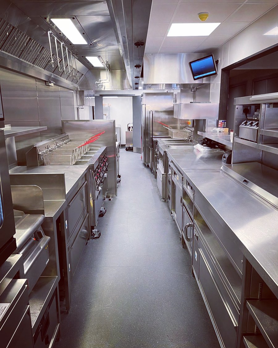 df20design's tweet photo. Another design and install complete. Looking fab. #commercialkitchen. https://t.co/LbxcAlq49h