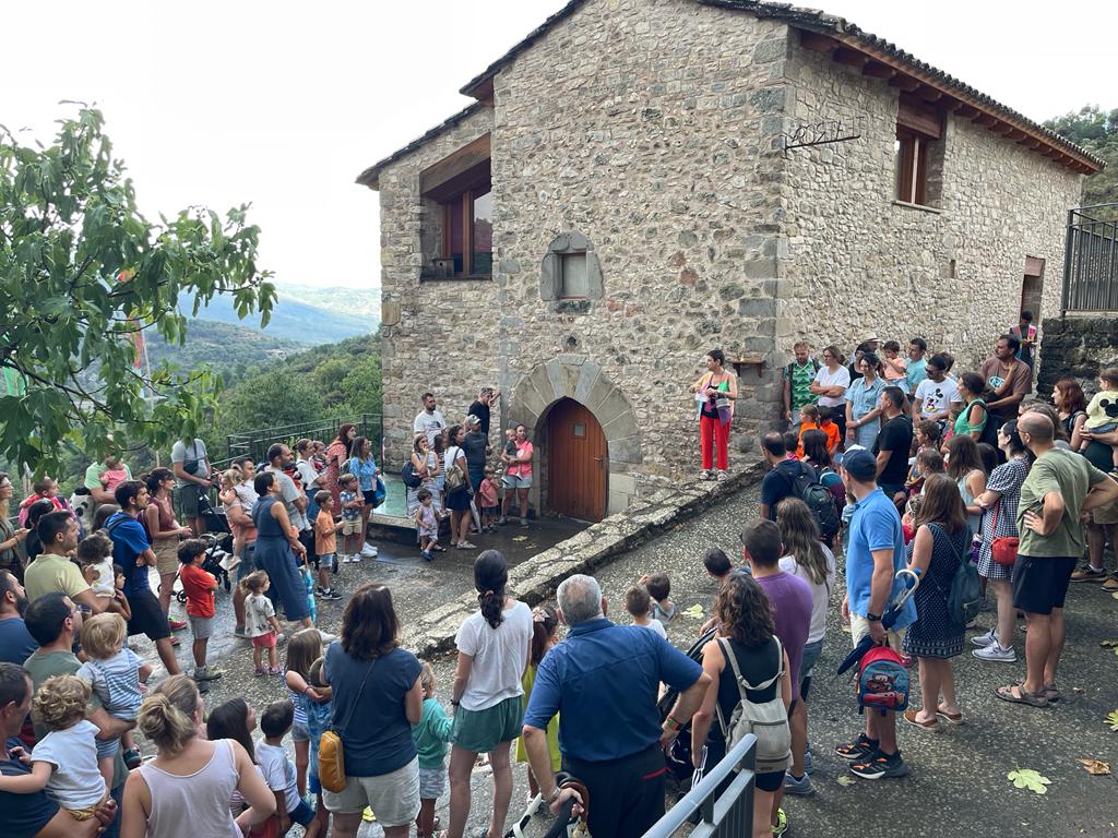 RadioBinefar's tweet photo. La Casa de los Títeres de Abizanda acogerá este mes de agosto una treintena de funciones y la participación de doce compañías

Toda la programación y venta de entradas en https://t.co/MqBkPMzuBm

https://t.co/WMT9MTseau https://t.co/uMGx2hxG2f