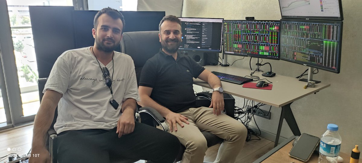 Muhammet kardeşim ziyaretime gelmiş hoş gelmiş. Kendisini tanımadan önce 80 yaşında bir borsacı sanıyordum 
😂😂😂 <a href="/emekliborsaci/">Emekli Borsacı</a>