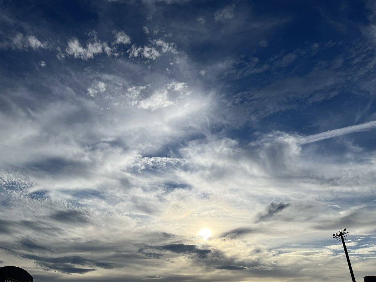 今日の帰り道の空 1週間よく頑張った💮