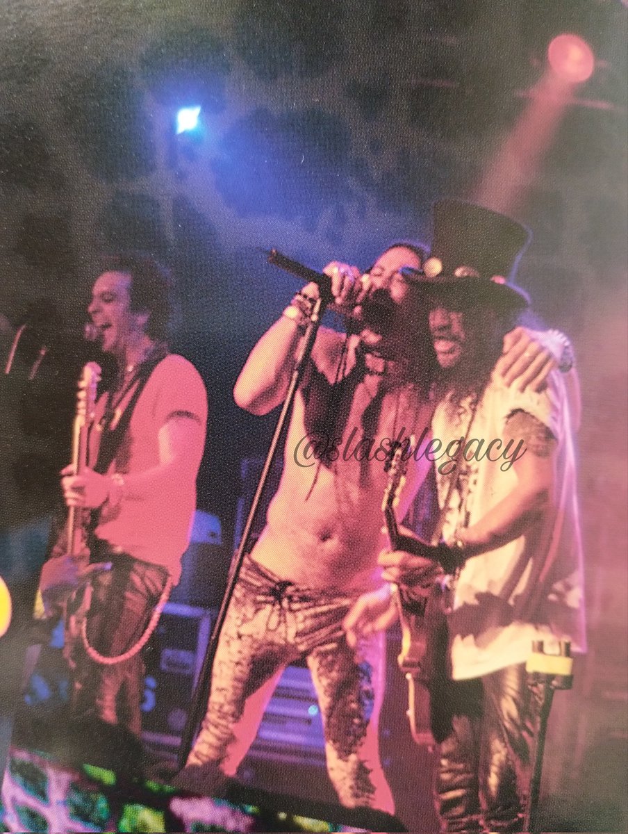 slashlegacyok's tweet photo. Aint Life Grand Tourbook. Imágen del tourbook japonés de @Slash Snakepit 📷 Gene Kirkland  / colección @slashlegacyok
.
.
#slash #snakepit #tour #aintlifegrand #program #tourbook #johnnygriparic #rodjackson #slashlegacyalgontour https://t.co/11EiI9M0jH