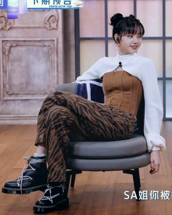 daily lisa pics (@dailylisapix) on Twitter photo 