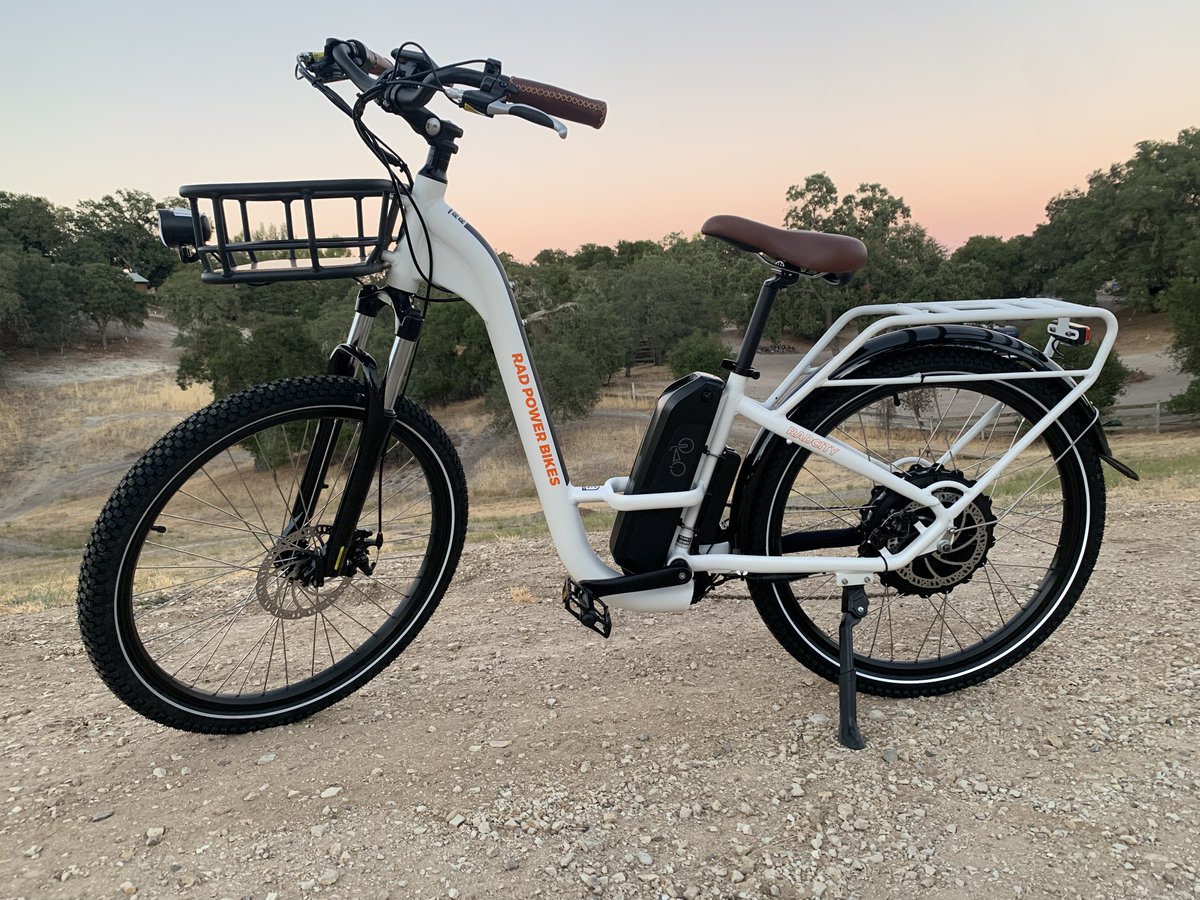 spinlister.com/rides/39972-bi… No better way to get your Friday started than a #weekendride on an #ebike! We have plenty of #pedalassist options to rent - reserve this ride and other #emobility options before they're all gone! #spinlister #bikeshare #sharingeconomy #biketravel #bikerent