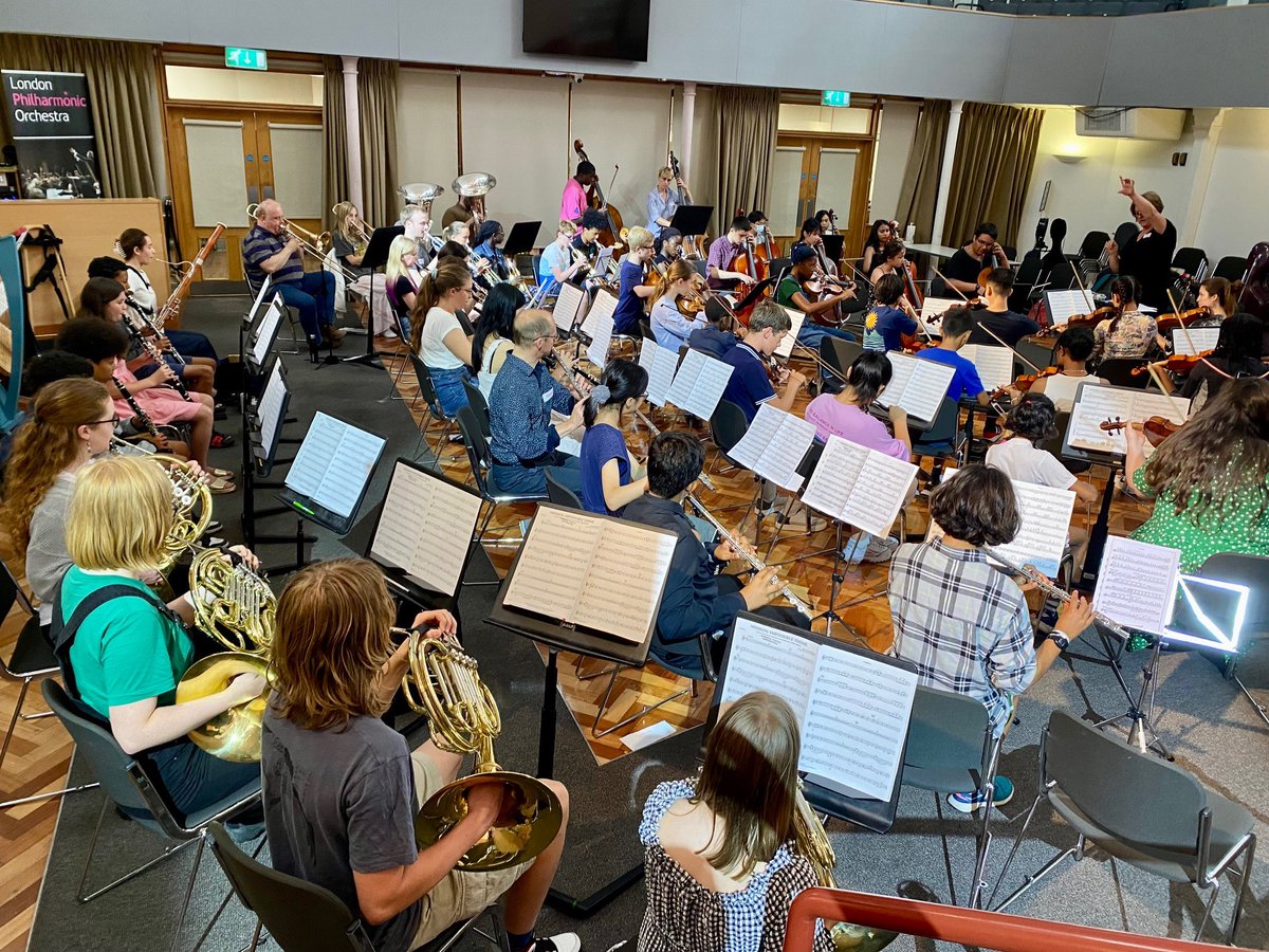 We had great fun at LPO Junior Artists: Overture earlier this week 🥳 Musicians aged 11-14 joined the LPO for the day, meeting the players and Junior Artists, playing as an ensemble, and getting some top tips.

Find out more about our Overture events here: lpo.org.uk/education/juni…