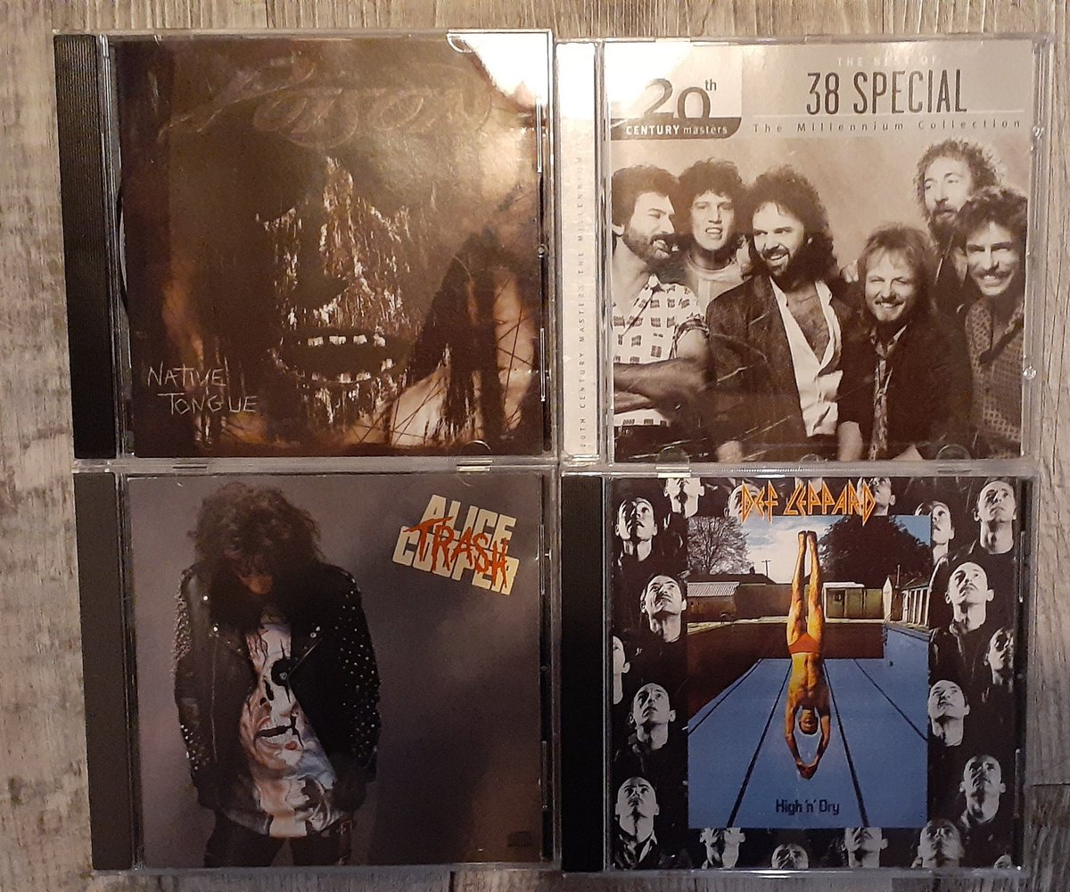 vinylfinds1's tweet photo. Some of the past weeks cd grabs
#cdcollection #cdfinds #cdcollector #rocknroll https://t.co/mPD2mwbItM