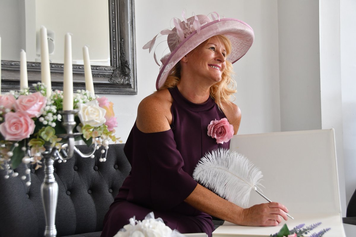 Celebrations with personality💮

<a href="/lynne_celebrant/">Creating Memories</a> make people’s life events as personal and individual as they are! Have a chat with Lynne to start creating your memories: bit.ly/3pATWkP 
#Honley #Holmfirth