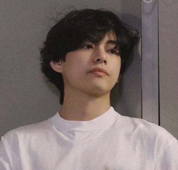 taeteland's tweet photo. look at taehyung 🥺 https://t.co/lprwxltefK