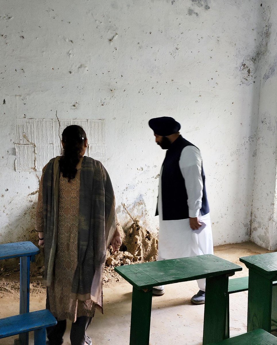 harjotbains's tweet photo. Today I visited Border Area school of Shahpur Kandi, in District Pathankot. A lot needs to be done, condition of our schools is pretty bad. 
But our govt. is committed for the change. https://t.co/fMBIh7czj4