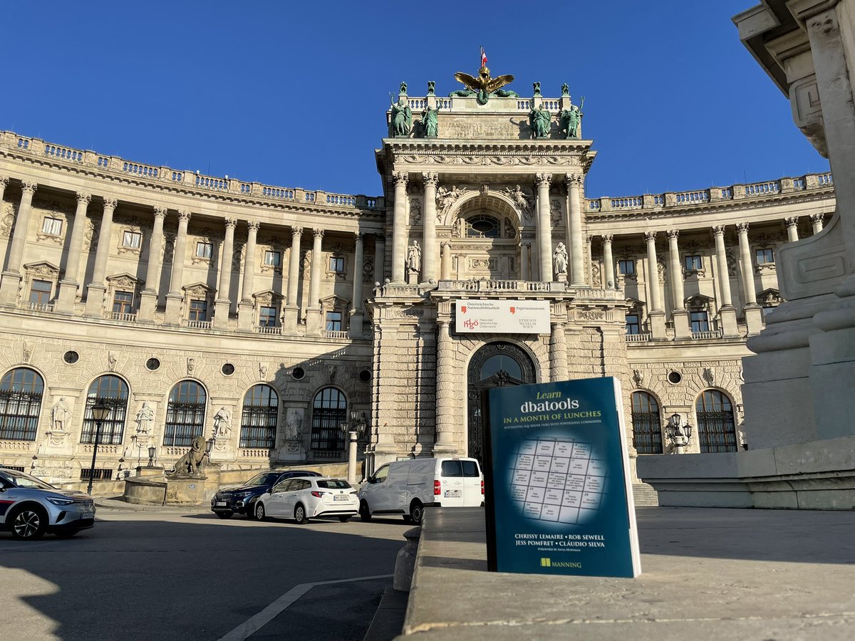 wwiewolle's tweet photo. What is the difference between the Austrian National Library and my bookshelf?

𝐈 do own a copy of it!  #dbatoolsMoL @psdbatools https://t.co/QrpjKbNb7R