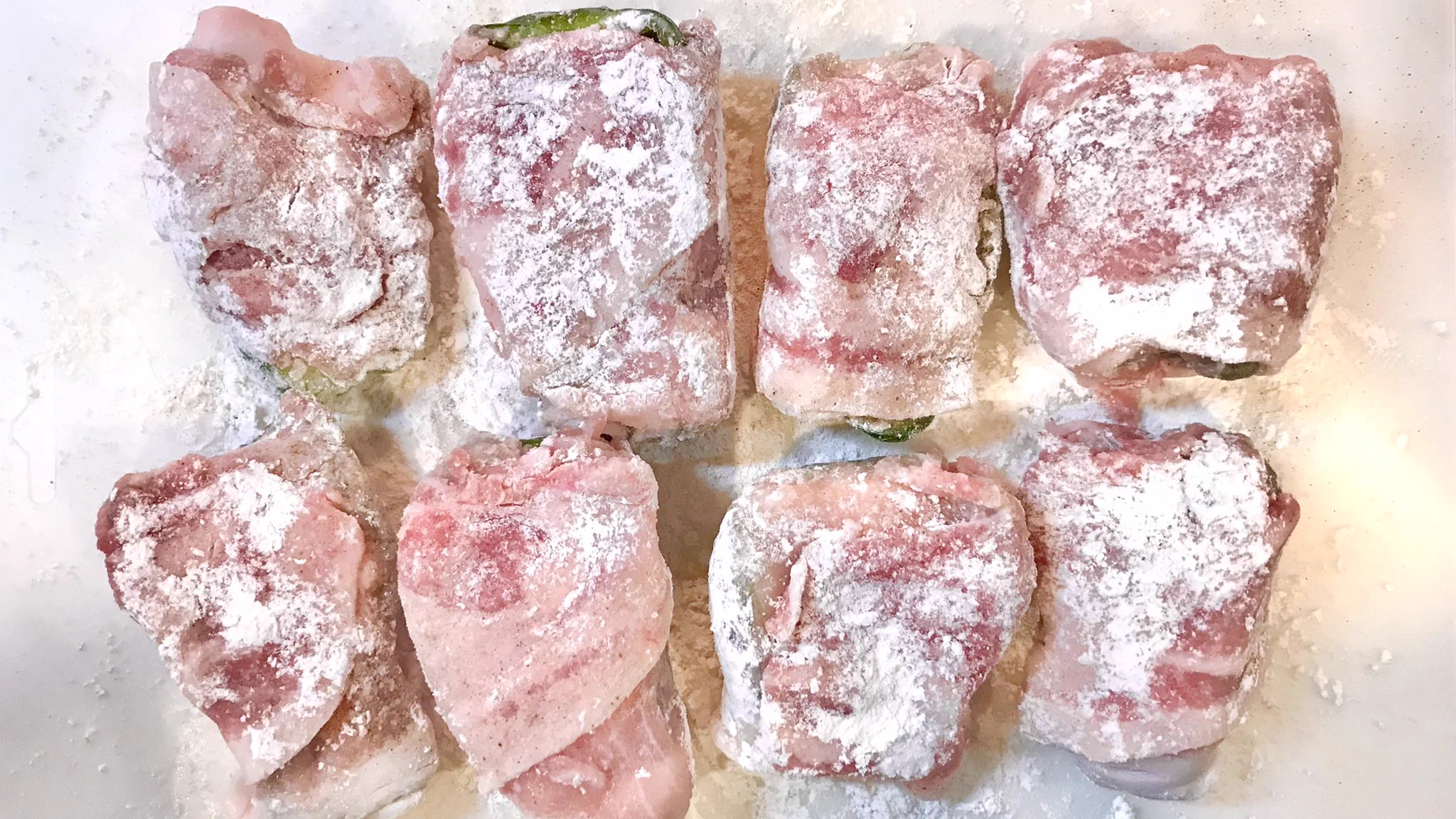 ピーマンを美味しく食べる最強レシピ！チーズINして肉を巻く！？