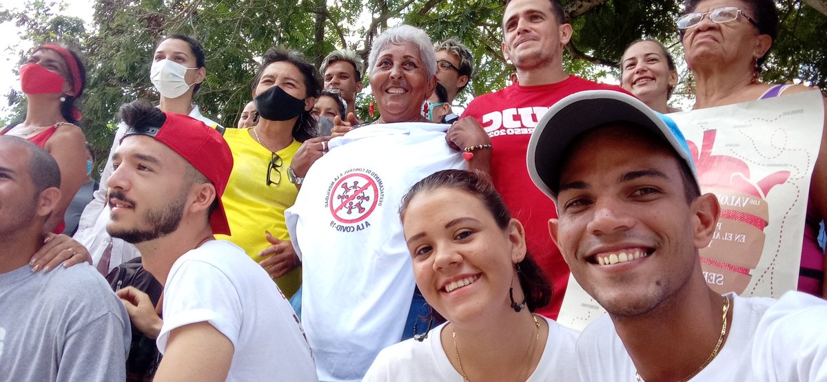 GRGIRAL's tweet photo. Segundo día de #XCongresoFEU en la comunidad de Vista Alegre. La @FeuUho y @Feucm_holguin continúan #revolucionandoelbarrio 
@DiazCanelB @Karli_SantanaR @aylinalvarezG @CubaMES @yaliel_cobo @IsabelC1963 @AnabelNaranjoP4 @ChaconGalina @JorgeEd88874723 @gamezleyva_cu @ErnestoSV8 https://t.co/1UsFGyri3K