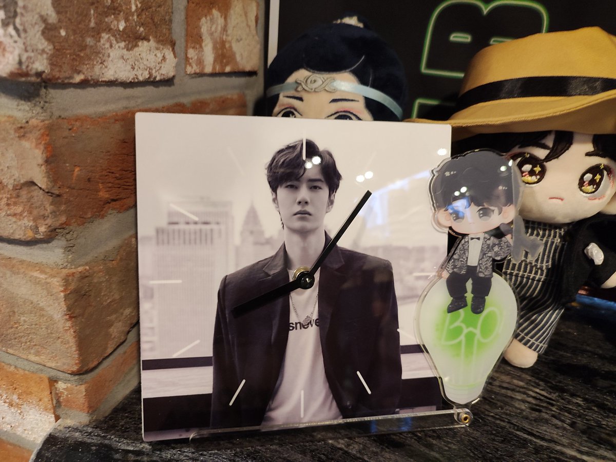 yiboshu9785's tweet photo. 이보 생카 투어

정동카페  뽀스 별의 조각
좋은 날의 책방

날이 너무너무 조아서 타 죽을뻔함 ㅋㅋㅋ

그래도 이보 생일 축하하는 덕들이 많아서
넘넘 행복했던 하루

울 애기 덕분에 행복했기에 이보도 행복한 하루였기를💚💚💚 https://t.co/Sq9Fuk9mj3