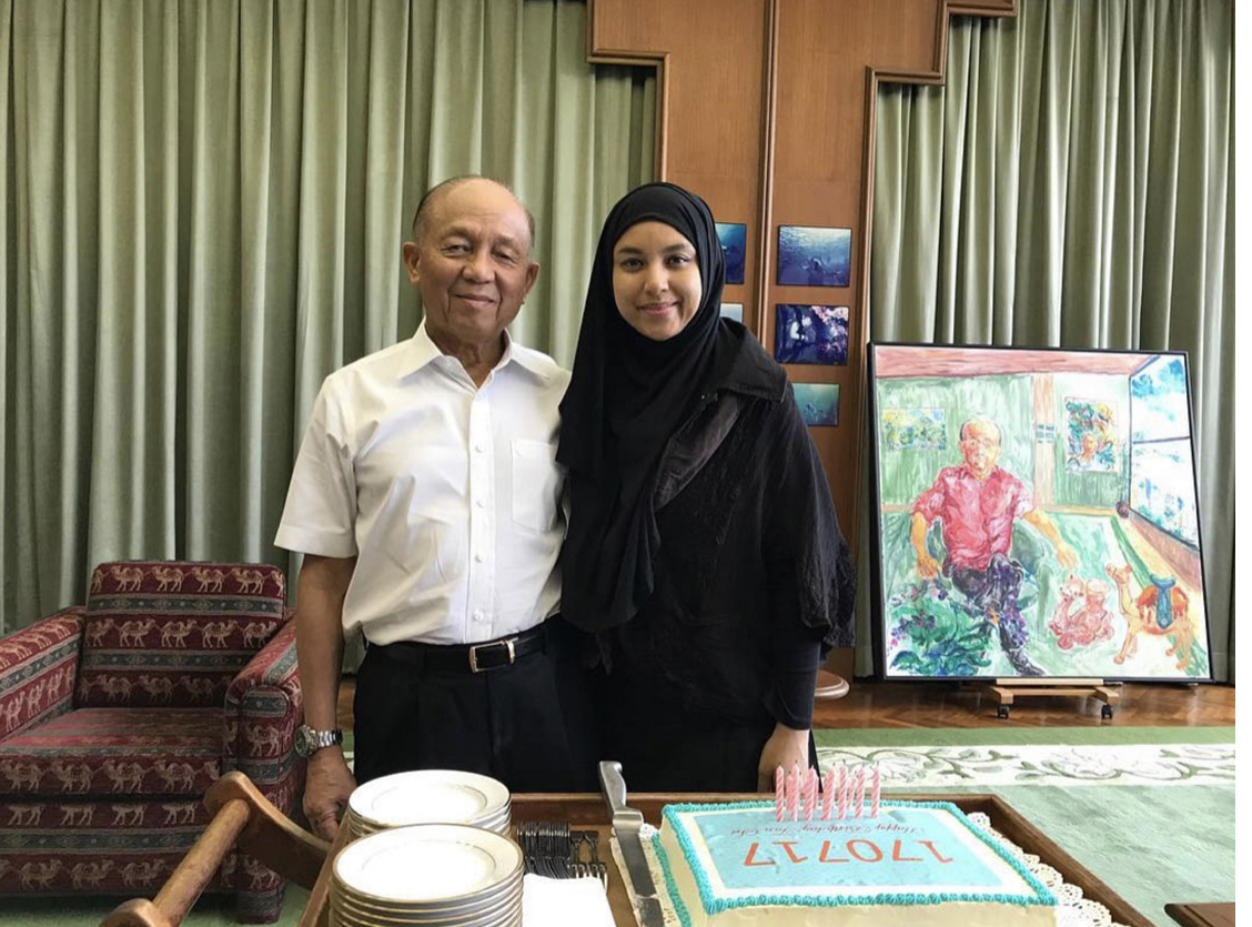 Do you know that Mizz Nina’s father Tan Sri Azman Hashim is the 3rd richest Malay & 31st richest man in Malaysia with a net worth of $560M? This is the story of this self-made millionaire ⤵️