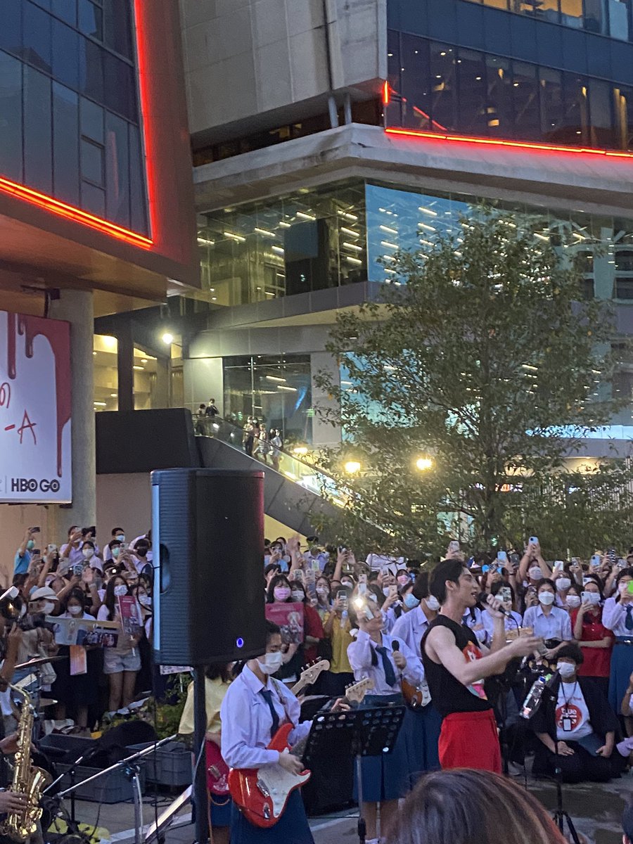 BinmyHeartinter's tweet photo. Siam Center or Bright Center ❤️
Bright x TrueID
#StayBrightStayTRUE 
#ทรู5Gพาไบร์ททะลุจอ
#bbrightvc
@bbrightvc https://t.co/ligutKTKAr