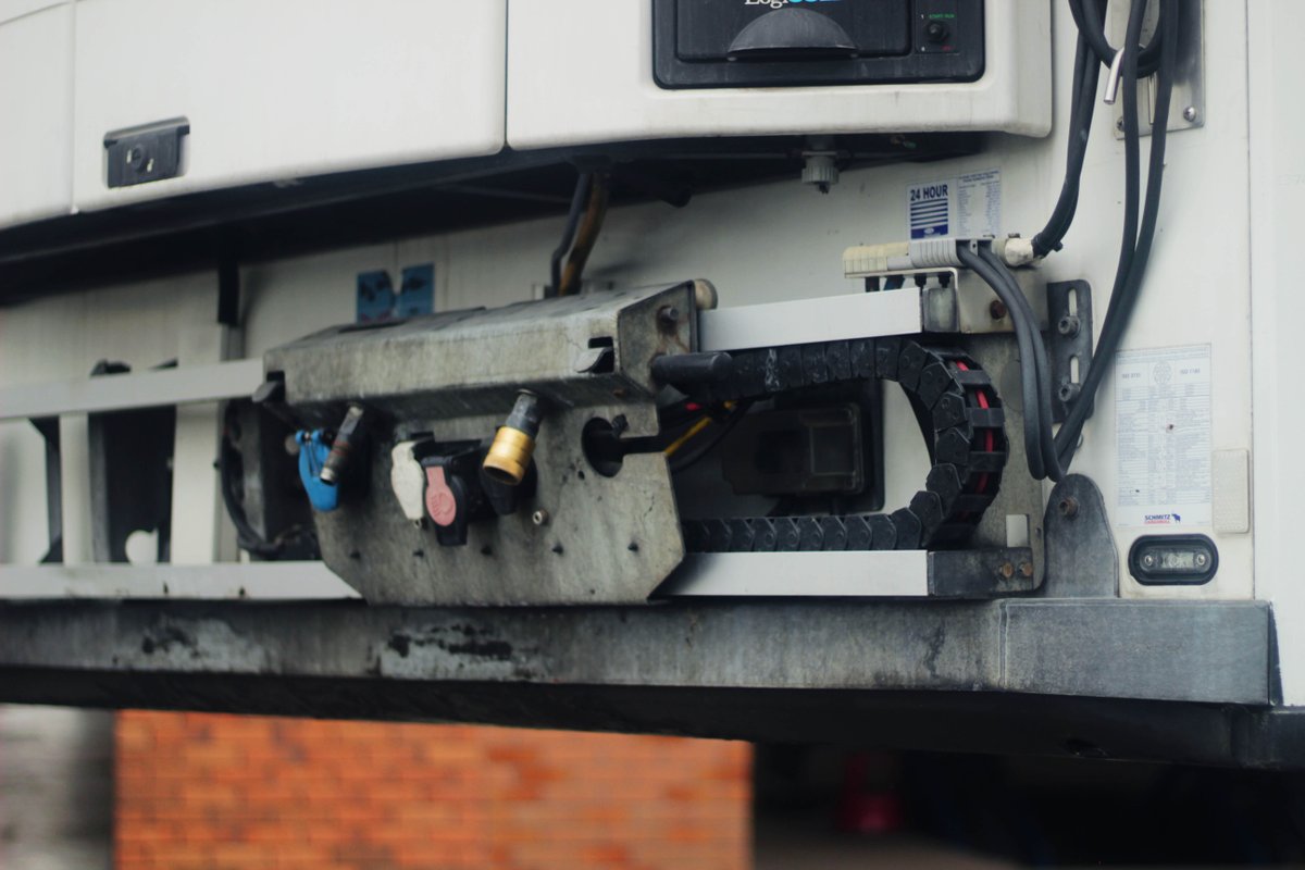 A fantastic, full refurbishment of this Schmitz Cargobull trailer has been completed by our team at AOC Commercials and it is now ready to sell!

Want to grab this trailer for yourself? You can call our sales representatives in-office on 021 4883322