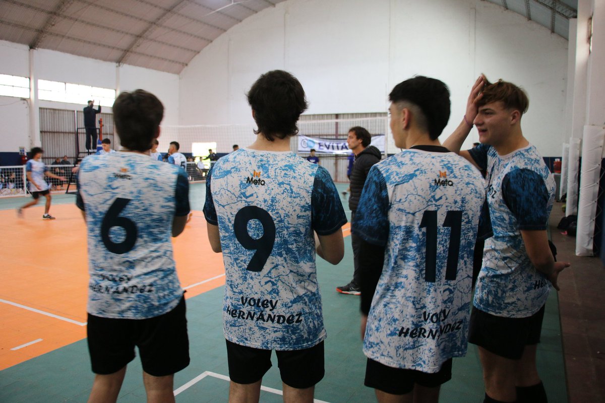 #JuegosEvita Las finales del Vóley Sub-17 se juegan en San José con delegaciones de toda la provincia 🤾‍♀️🤾🏐