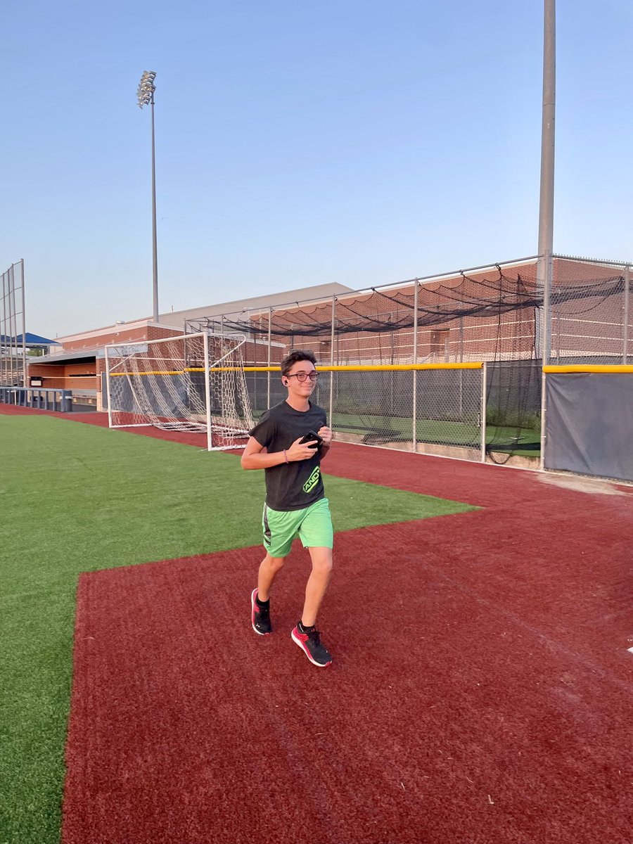 Help us recognize the W.E. XC athletes of the week…Elizabeth Sanchez &amp; Alex Morrison. These athletes have been putting in work this week. 👏🏼👏🏼👏🏼
 
#DUBeast #teamfambelieve #rfl #crosscountryrunning