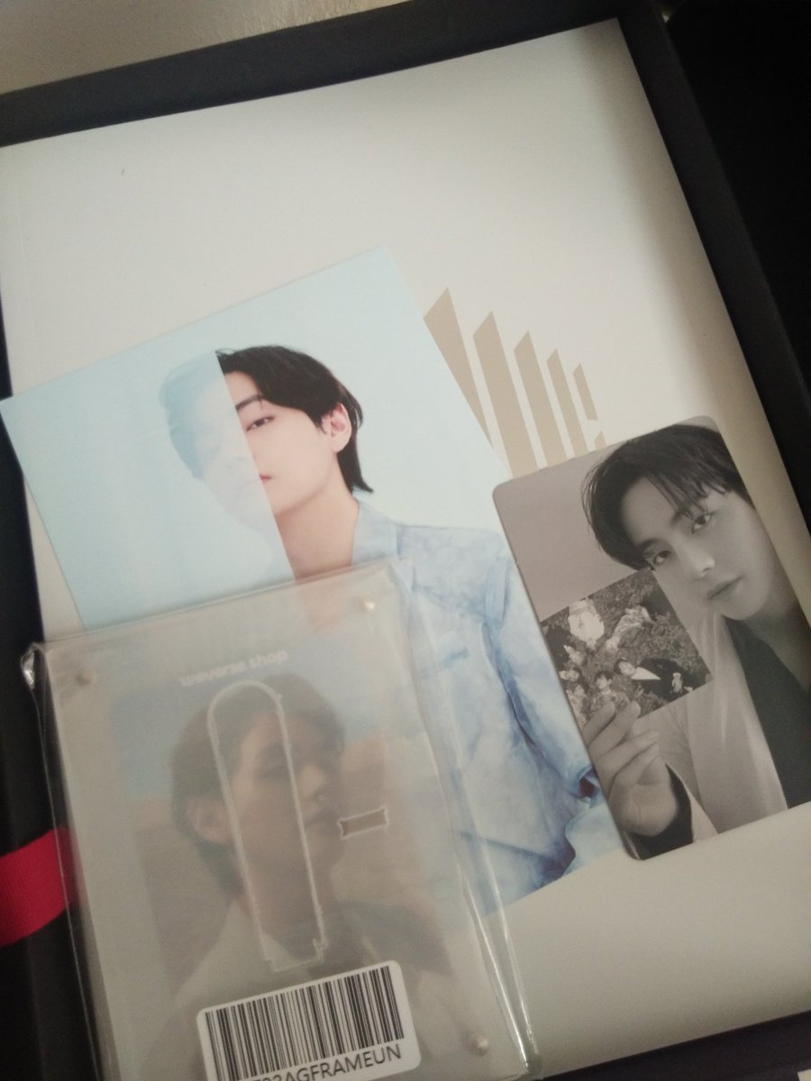 jadiemmari's tweet photo. My pulls 😭 my original bias telling me to come home hahah okkk fine 😭✨Grabe!!!  #taehyung #rpc #proofstandard https://t.co/Y12S15u6oy