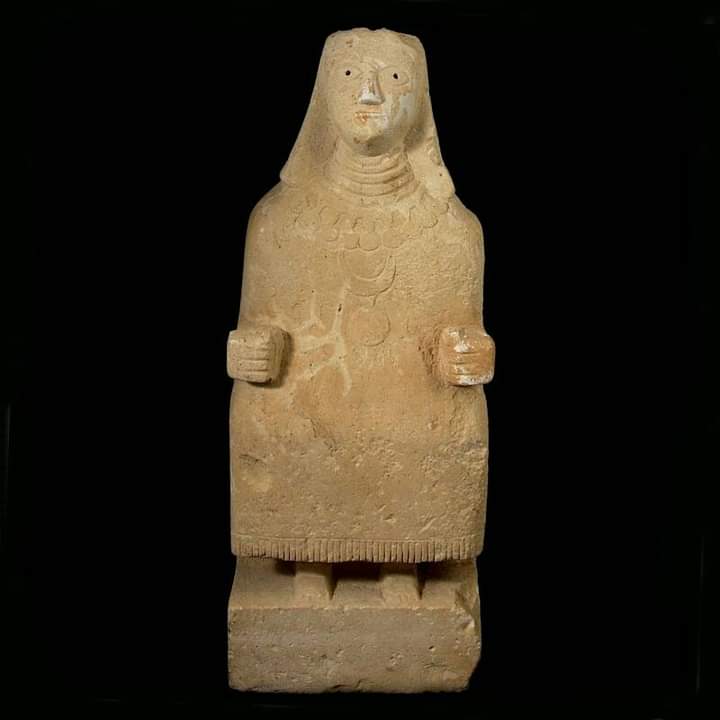 YKharf's tweet photo. Stele of a Seated Woman

Culture: Sabaean
Period: 1st century B.C.
Material: Limestone
Dimensions: 47 cm high
Ref: 6156
Provenance: American private collection, acquired in the 1970s. 

 Monumental limestone stele of a seated woman in a long tunica with a ribbed hem. She https://t.co/q5cKqGGFQh