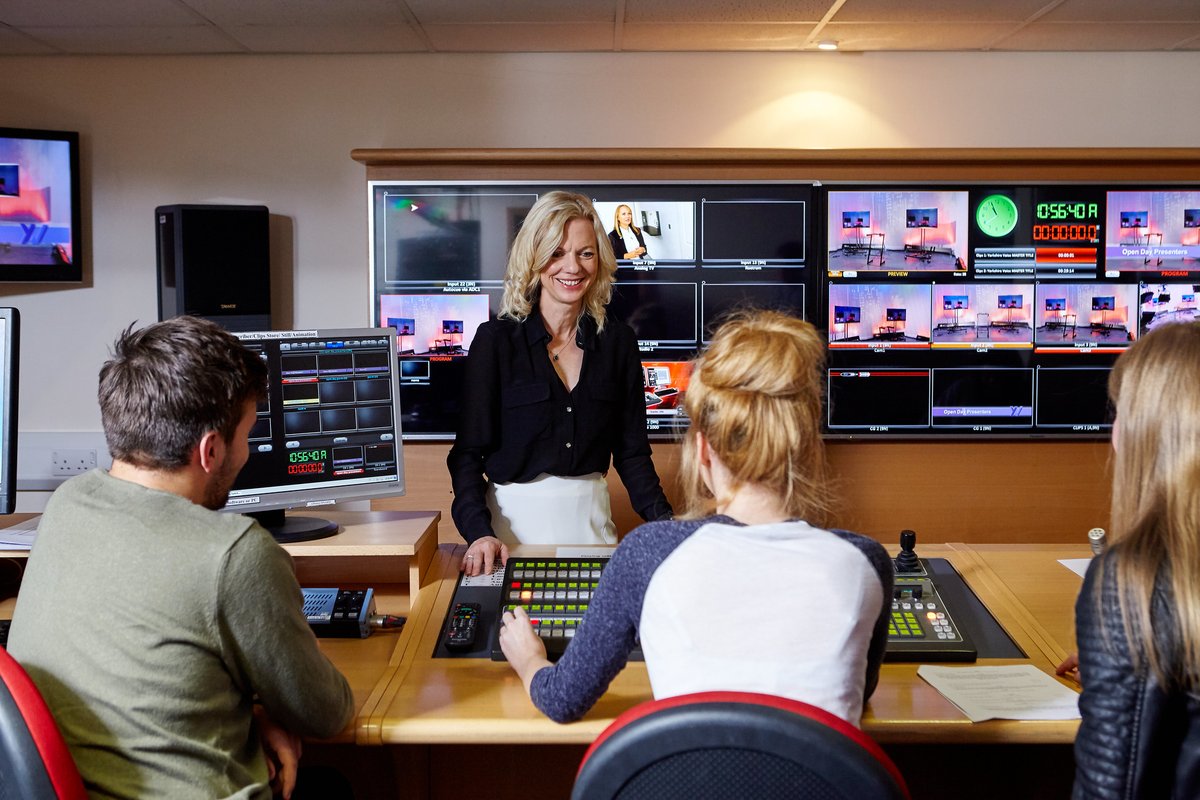 There's still time to join our dual-accredited MA #Journalism course this September! Train in industry-standard facilities and complete hands-on professional work placements to develop the skills you need for a career in journalism. Find out more: leedstrinity.ac.uk/courses/postgr…