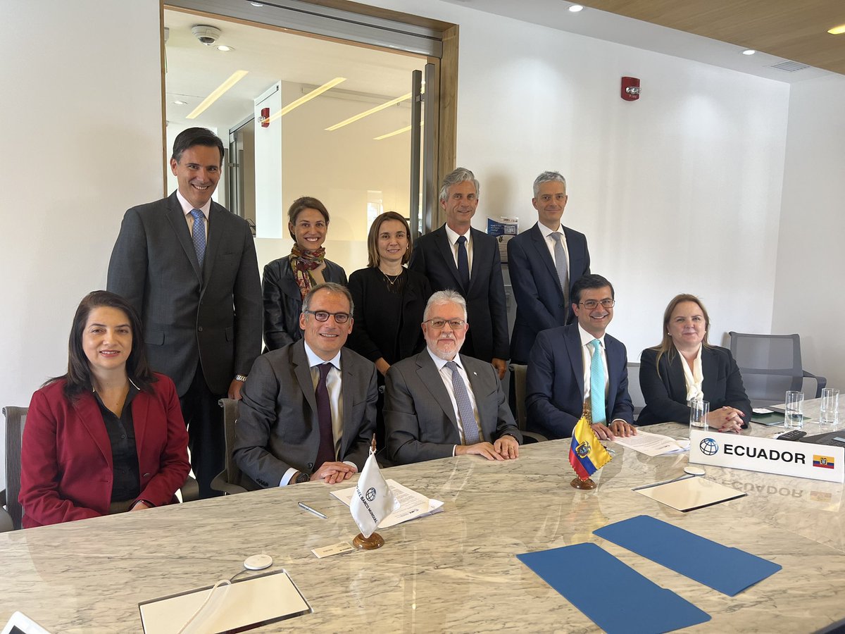 Seguimos apoyando la financiación sostenible e inclusiva (especialmente género) en #Ecuador, con excelentes socios como <a href="/produbancoec/">PRODUBANCO</a>. 

Ayer tuve el placer de conversar con su presidente Ricardo Cuesta y su equipo nuevas oportunidades de colaboración.