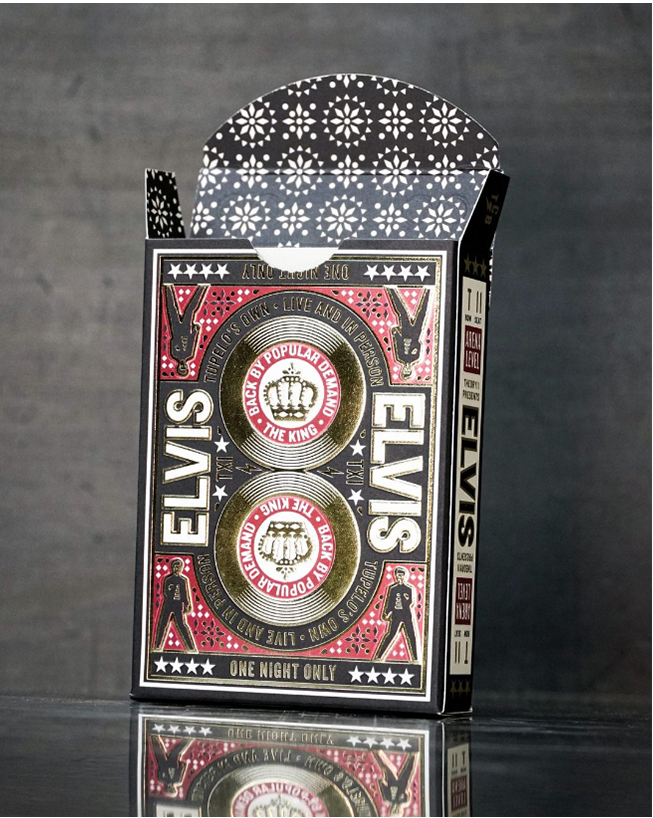 KURZUSA's tweet image. Check out this rockin’ box of playing cards from @StudioOnFire! The intricate details of the design sure do make the LUXOR metallic embellishments really pop and give you that nostalgic 50s feel. 

Packaging by @StudioOnFire 
Paper by @NeenahPaper 
Design by Jay Fletcher