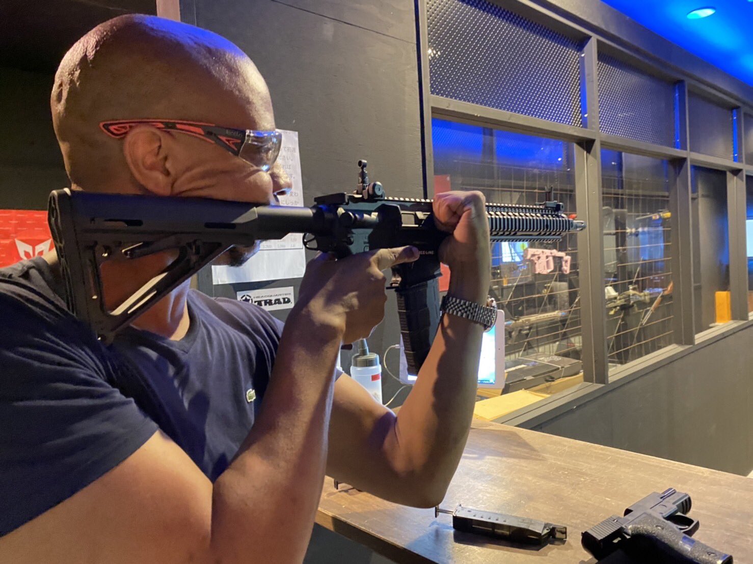 ガンシューティングCafe&Barゼロイン ステルスターゲットレンジ on Twitter "海外の方に遊びに来て頂けました😊 AR