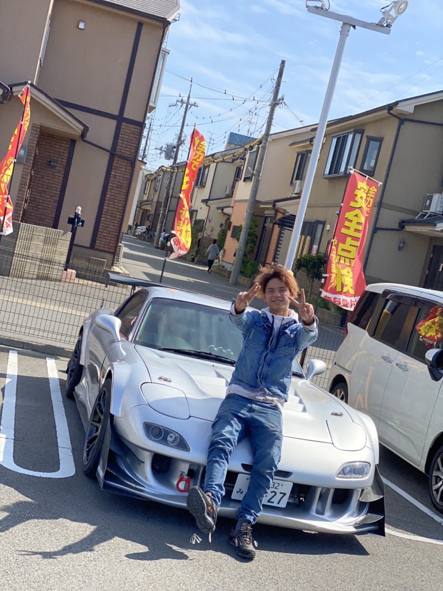 satoki0115ss's tweet photo. 名前：さと吉
性別：男
年齢：04生まれ
住み：京都
身長：177
愛車：nsr250 88、zxr250 .rx7 fd3s
好き、バイク、スポ車、ドリ
嫌い：雨・根性なし・キモイやつ
峠、サーキット、その辺によく出没する変人です
見かけたら話しかけて下さい
#rx7fd3s #走り屋 ＃バイク男子
＃バイク乗りと繋がりたい https://t.co/75AOMvjS2s
