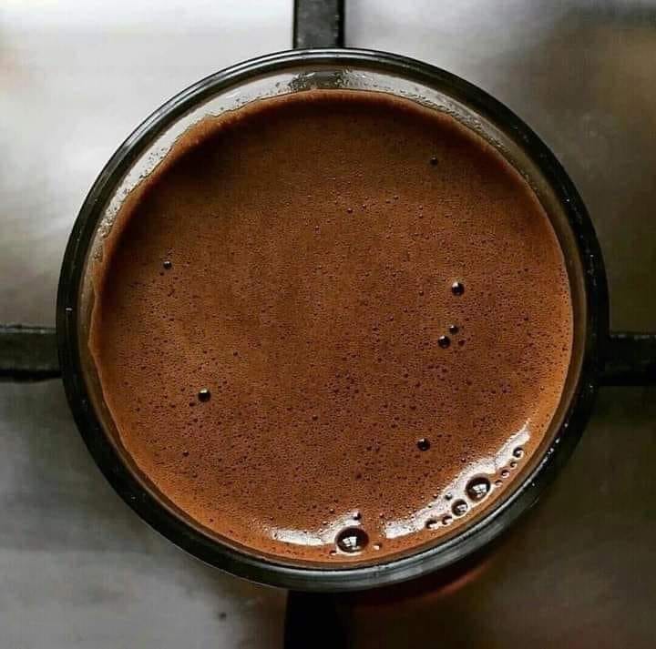 القهوة : إن شربتها على جوع فخير الزاد، وإن شربتها على شبع فخير مهضم، وإن شربتها على ضيق فخير صديق، وإن شربتها على فرح زادتك سعادة☕😋