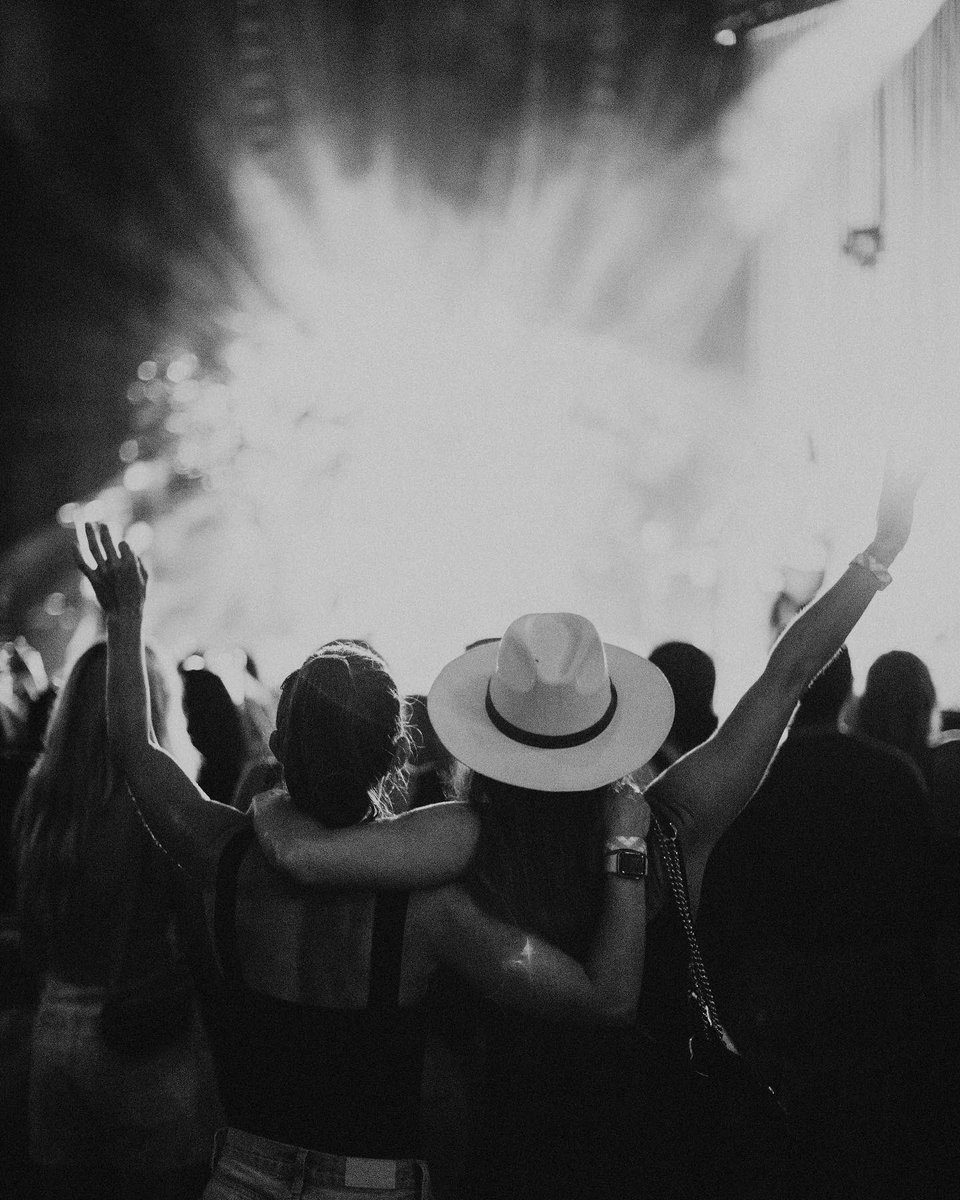 🌙COLUMBIA, MD🌙

It rained the entire show but y’all sang louder than my monitors. Thank you for an amazing night.
