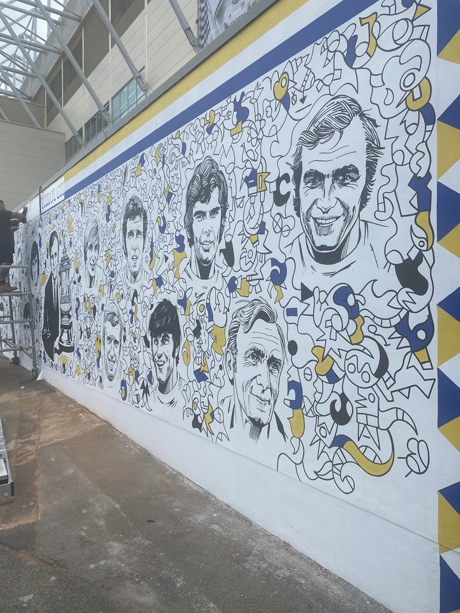Just been down to Elland Road #lufc to meet artist Nicolas Dixon to view Dad’s portrait in the new 1972 FA Cup Winners Mural, it really is superb👌