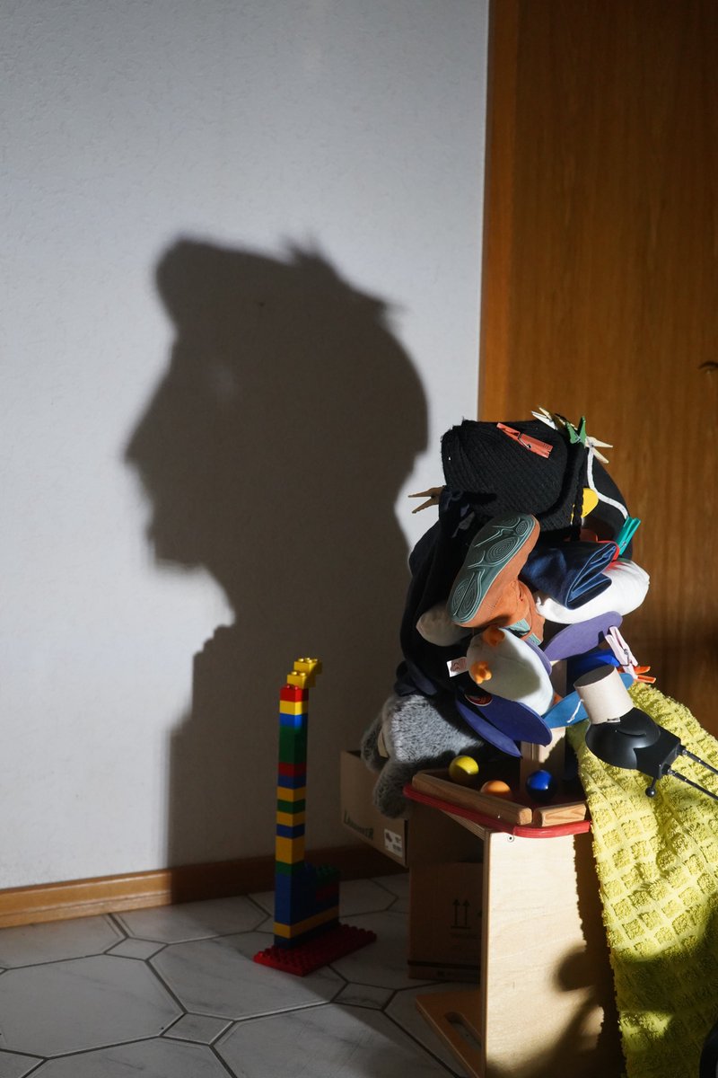 TeamFreeFab's tweet image. Item 144: Strategically place objects so that when a directed light is turned on, it reveals a silhouette or portrait of your favorite actor or musician in the shadows. Post the image on social media and tag the performer and #GISH @JensenAckles