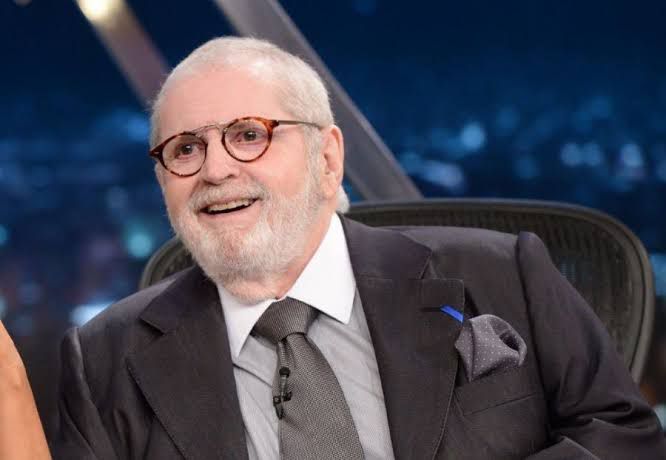 tassojereissati's tweet photo. O Brasil amanheceu triste com o falecimento de Jô Soares. Perdemos um dos gênios do humor, um amante da literatura e das artes em Geral. Um ser humano extraordinário que, generosamente, compartilhou com todos os brasileiros o seu talento, inteligência e cultura. Muito obrigado Jô https://t.co/S70bRZwKRK