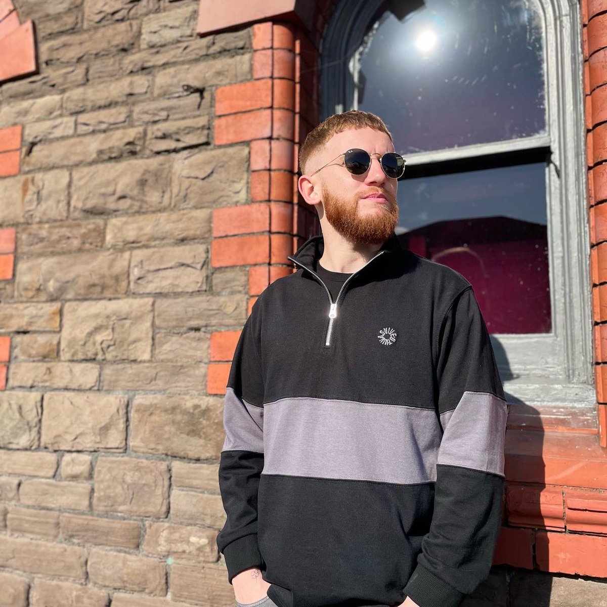 The Essential Panel 1/4 Zip Sweatshirt is now 45% off in our Summer Sale. Select sizes available.

Shop Now: viveutvivas.com