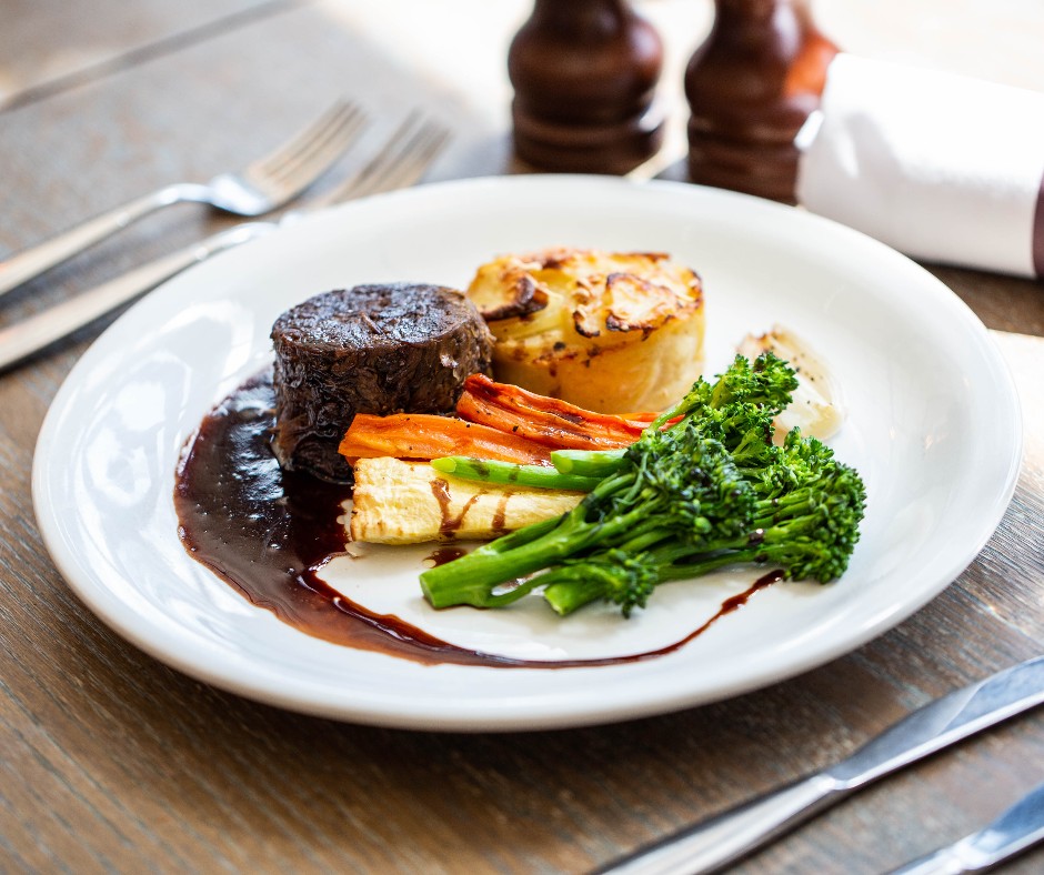 Sundays are for roasting! Whether it's our slow-cooked beef blade or the roast pork loin, both guarantee a smile as you dig into our gorgeous Sunday roasts. Served with delicious Yorkshire pudding, roast potatoes and seasonal vegetables. Book online. bit.ly/3oPHNqV