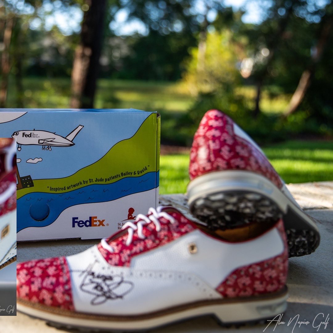 This @FootJoy Friday I want to share these special shoes. We Won’t Stop! One of my favorite charities to support is @stjude. I bid on this pair of #fjpremiereseries last year that are signed by @harris_english and won the auction. Money goes to support families & research.