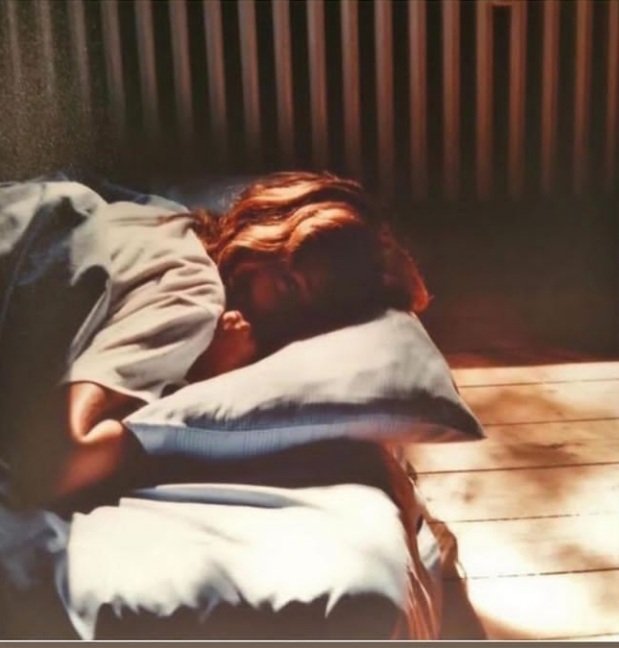 ــ هل ايقظك الحب؟؟ 
ـــ كلا يا عزيزتي الحر.... الحر من ايقظني 
         مساء الصيف الحارق 😣