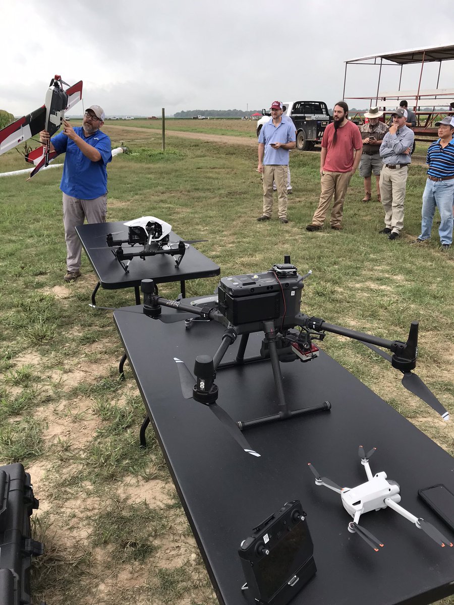 Arkansas Agricultural Experiment Station (@arkagresearch) on Twitter photo Terry Spurlock describes use of drones in plant disease research & extension scouting at the <a href="/AginArk/">UA System Div of Ag</a> rice field day. <a href="/ArkAgResearch/">Arkansas Agricultural Experiment Station</a> #Rice #weeds #ArkansasAg Terry Spurlock describes use of drones in plant disease research & extension scouting at the <a href="/AginArk/">UA System Div of Ag</a> rice field day. <a href="/ArkAgResearch/">Arkansas Agricultural Experiment Station</a> #Rice #weeds #ArkansasAg