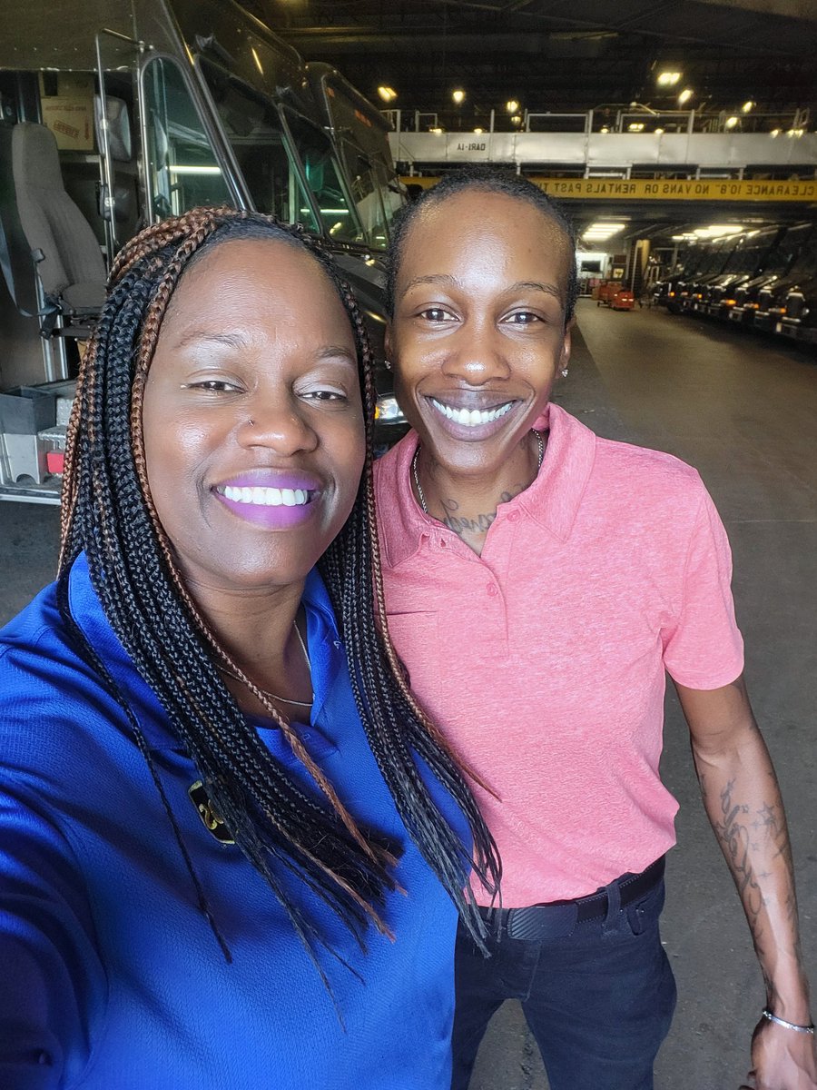 It is such a wonderful experience to see someone start their UPS journey & be around to watch their career blossom into greatness. EST 2005. Congratulations on you promotion to Preload Manager Shauny! Well deserved 🎈🎉 @RobertFragaUPS @UPSers @CraigW9880