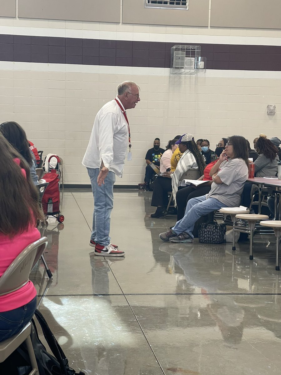 ErinGre51099453's tweet photo. Nonviolent Crisis Intervention Training @niecyyd3 @Hughey1Kathy @BatesShaniki @MNGriffi402 https://t.co/SaEd9nXTFF