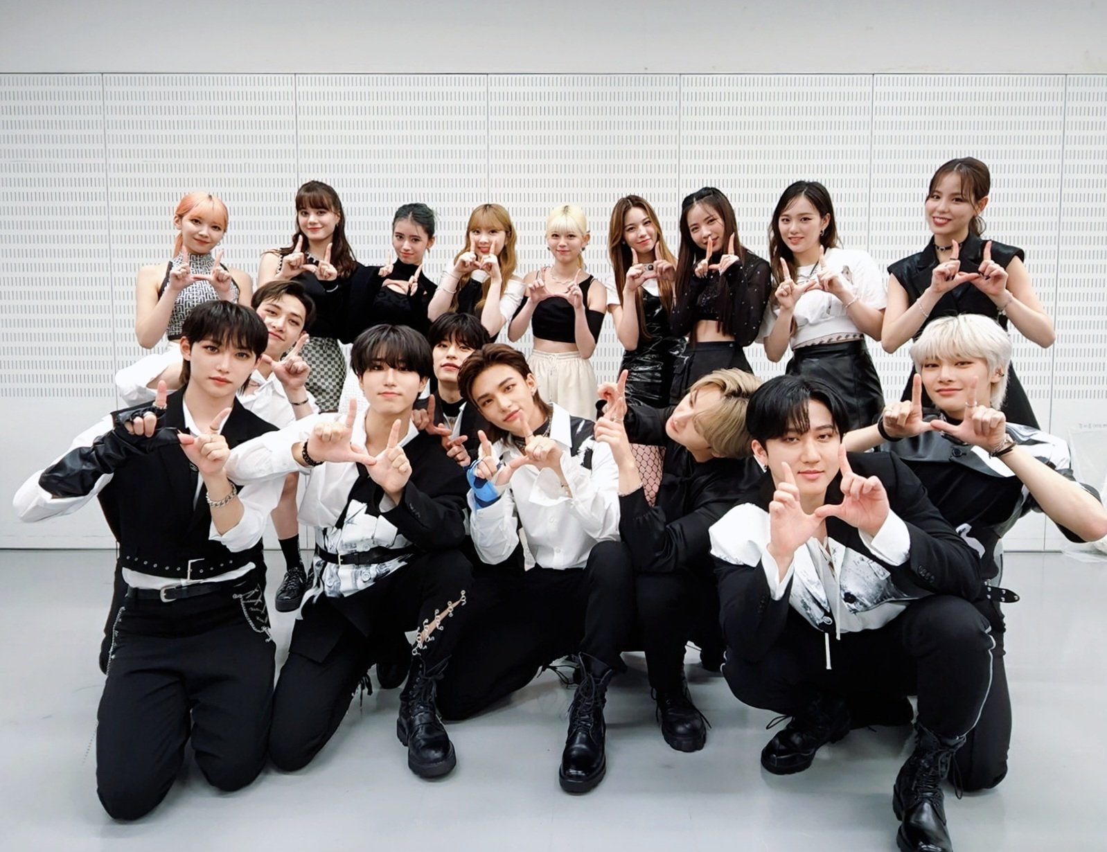 straykids 2nd写真集 シーグリ2021 stay2期セット 3点 Stray Kids/STRAY KIDS 2021 SEASON'S GREETINGS ［CALENDAR+GOODS］