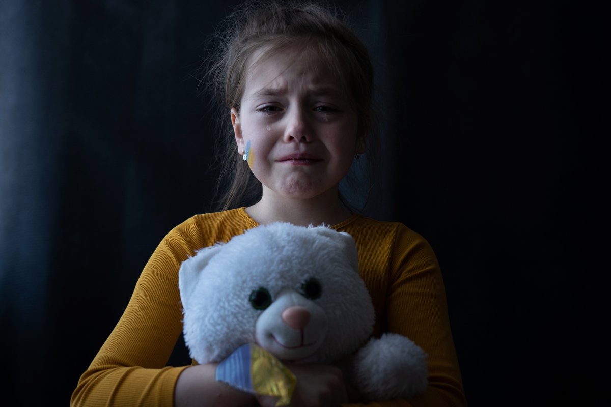hands_skies's tweet photo. War can have the following effects on children:

😔 Psychological suffering
😔 Stress and anxiety
😔 Loss of education
😔 Lacking Basic Resources
😔 Disrupted Family Relationships 

Learn how #HandsAcrosstheSkies and YOU can help the #ChildrenofUkraine > https://t.co/VQ6bk33sCL https://t.co/iA7ysj6PQh