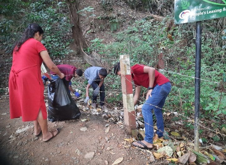 Hiruthakshi's tweet photo. Wayamba University team G17 UAC

1) Udawattekele Sanctuary clean-up 
2) Implementing mini simple solar bulbs to a marginal village
3) School awareness program 
4) Beach cleanup 

#G17 #UAC #Road2Rights #SDGs #ActionToImpact #Act4SDGs #FlipTheScript https://t.co/ILOl0P6WfJ