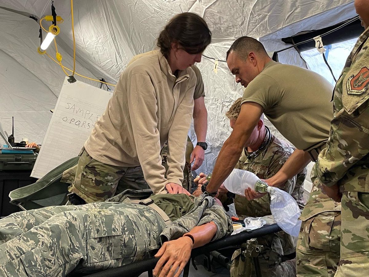 920th Aeromedical Staging Squadron Airmen conduct cardiac arrest training during the wing’s Distant Horizon exercise at Bradshaw Army Airfield, Hawaii on Aug. 3, 2022 (U.S. Air Force photo by Staff Sgt. Darius Sostre-Miroir) #reserveready