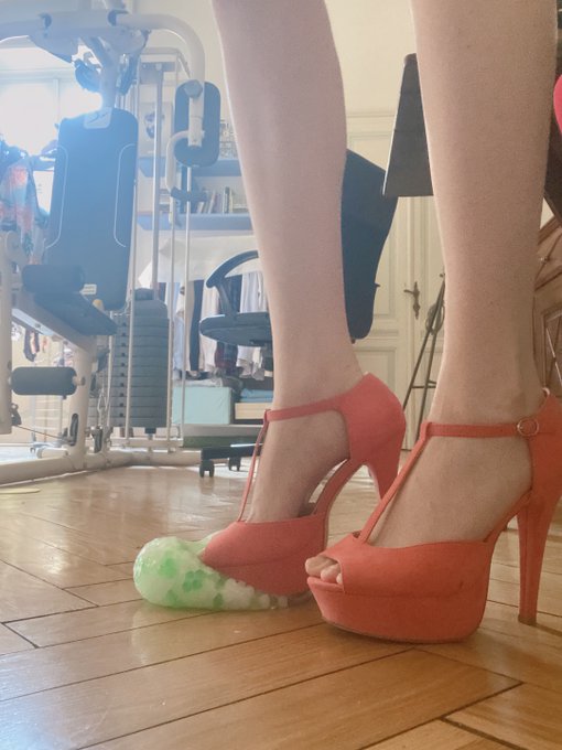I know you're imagining that this thing was your balls being crushed ;) https://t.co/flPr8Xc9kG #ballsqueezing<a href="/tag/heels"class="tags"><span>#heels</span></a><a href="/tag/femdom"class="tags"><span>#femdom</span></a><a href="/tag/feet"class="tags"><span>#feet</span></a><a href="/tag/mistress"class="tags"><span>#mistress</span></a><a href="/tag/findom"class="tags"><span>#findom</span></a><a href="/tag/cbt"class="tags"><span>#cbt</span></a><a href="/tag/feetfetish"class="tags"><span>#feetfetish</span></a>